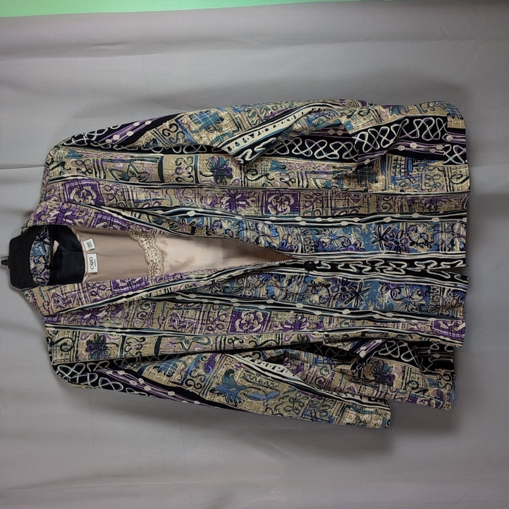 Vintage Tapestry Blazer‎ with Intricate Patterns